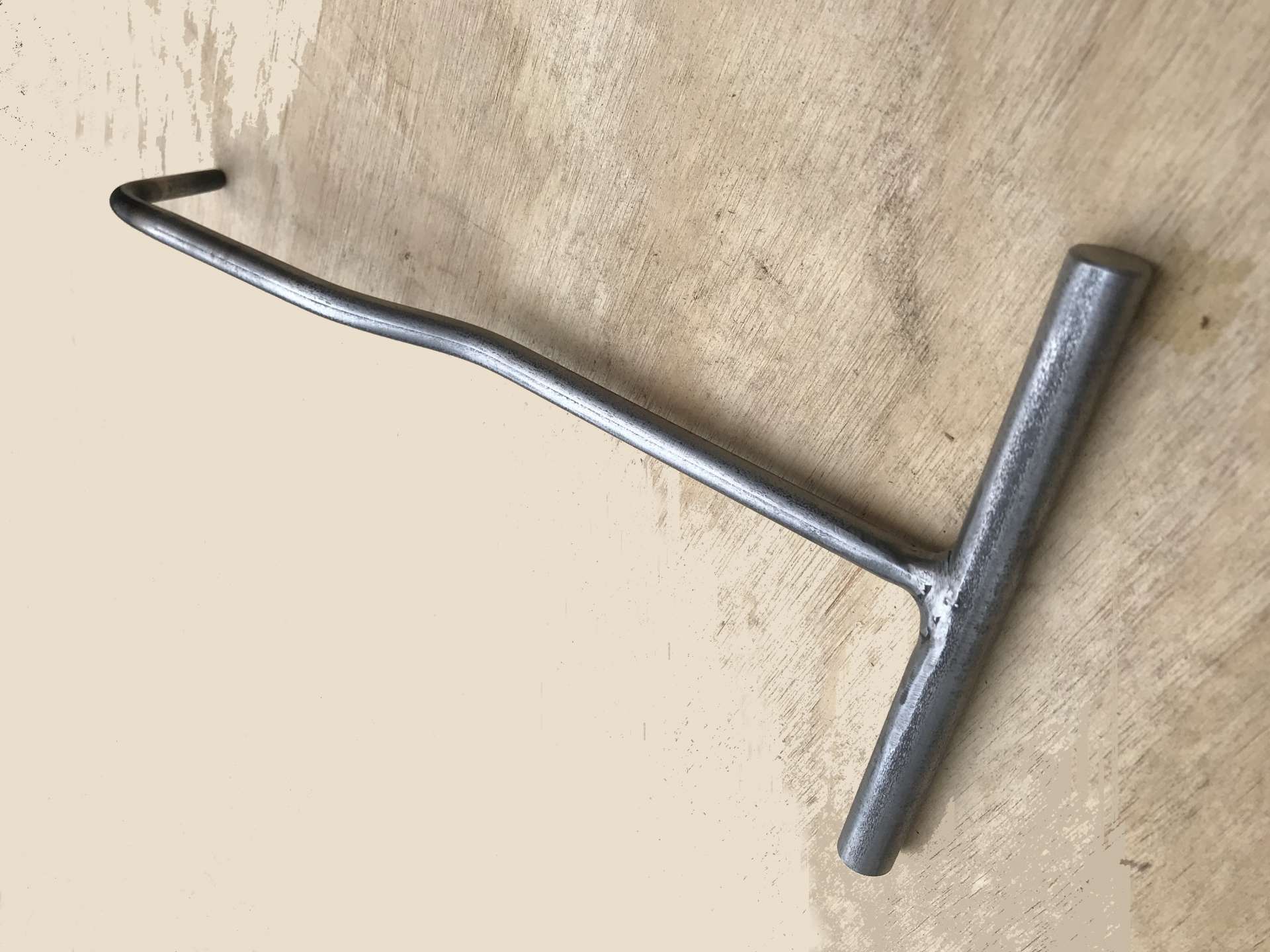 靴職人が使う木型抜き棒